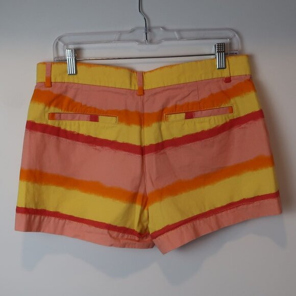 Khakis by GAP Shorts in Sunkissed 6 - Picture 3 of 4
